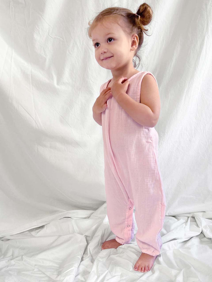 Baby jumpsuit sleeveless in light pink modelled